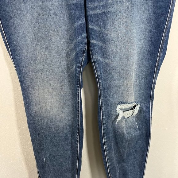 NWOT Lane Bryant High Rise Skinny Curvy Fit Distressed Jeans Size 22 Dark Wash - Picture 3 of 11